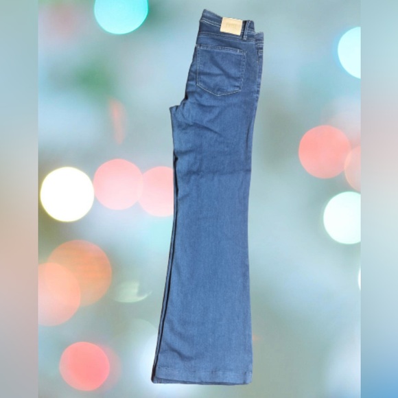 Paige Women's Skyline Mid Rise Bootcut Jeans - Kasey Blue - Size 30 (8-10). - Picture 3 of 4